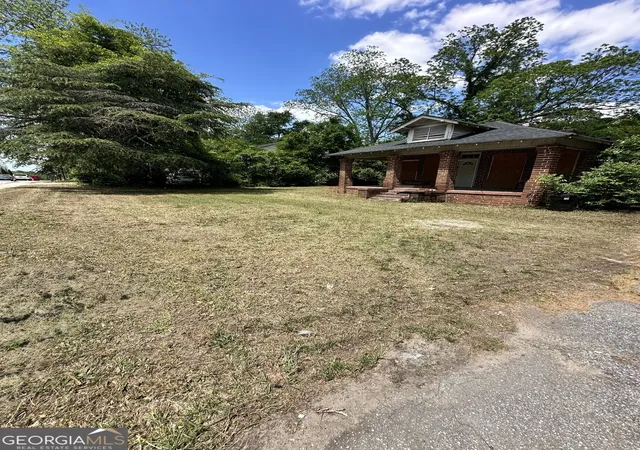 Photo 3 of Single family home for sale at 3727 Log Cabin Dr, Macon, GA 31204 | MLS# 10829218 | Listing updated on 2026-08-29