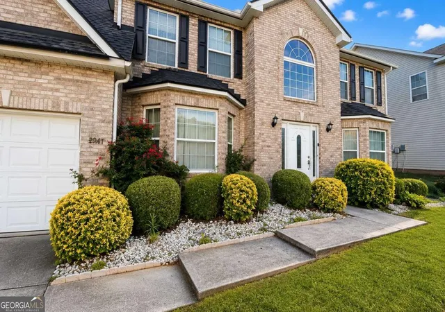 Photo 3 of Single family home for sale at 4947 Bottle Brush Ct, Snellville, GA 30039 | MLS# 10802697 | Listing updated on 2026-09-06