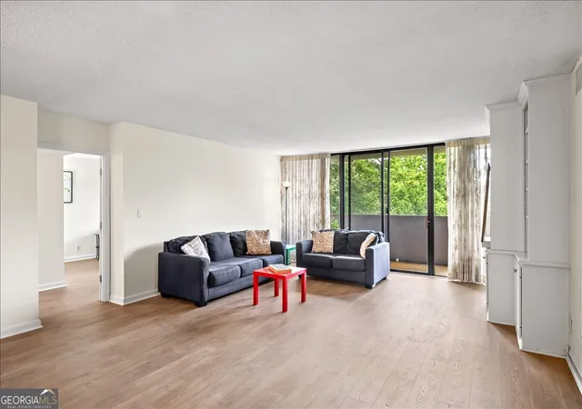 Listing Photo 3 - Condo for sale in building located at 3530 Piedmont Rd Ne, Atlanta, GA 30305 - Unit #7K
