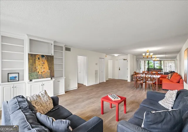 Listing Photo 5 - Condo for sale in building located at 3530 Piedmont Rd Ne, Atlanta, GA 30305 - Unit #7K