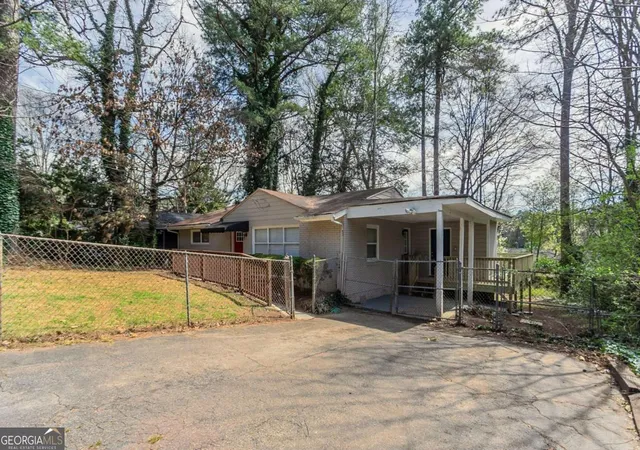 2nd image of 3425 Longleaf Dr, Decatur, GA 30032 | MLS# 10788071
