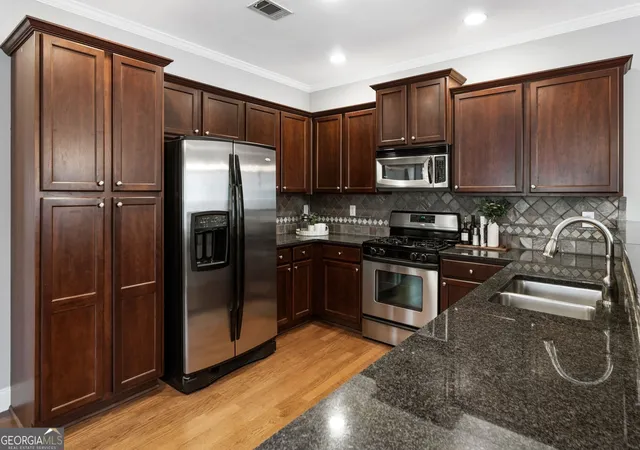 Photo 3 of Sale Pending at 320 Snowgoose Ct, Alpharetta, GA 30022 | MLS# 10800280 | Listing updated on 2026-09-10
