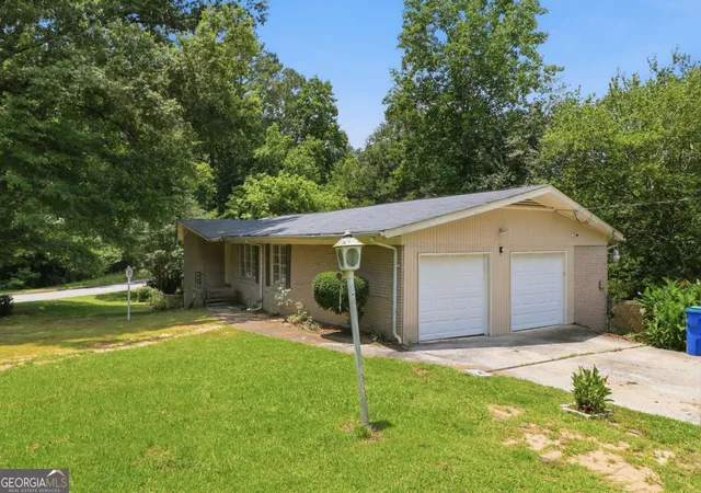 Photo 2 of Single family home for sale at 6735 Marlborough Cir S, Atlanta, GA 30349 | MLS# 10793536 | Listing updated on 2026-10-30