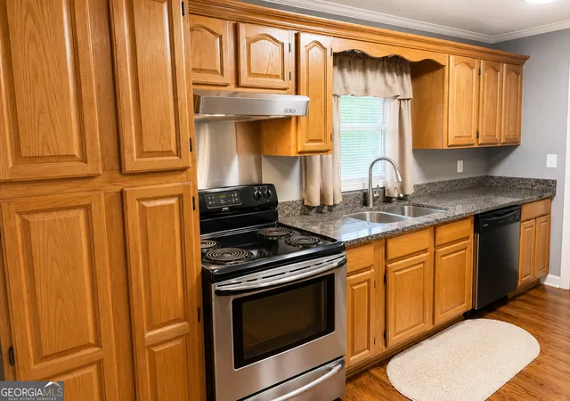 Photo 2 of Sale Pending at 29 Daniel Dr, Griffin, GA 30223 | MLS# 10812758 | Listing updated on 2026-09-04