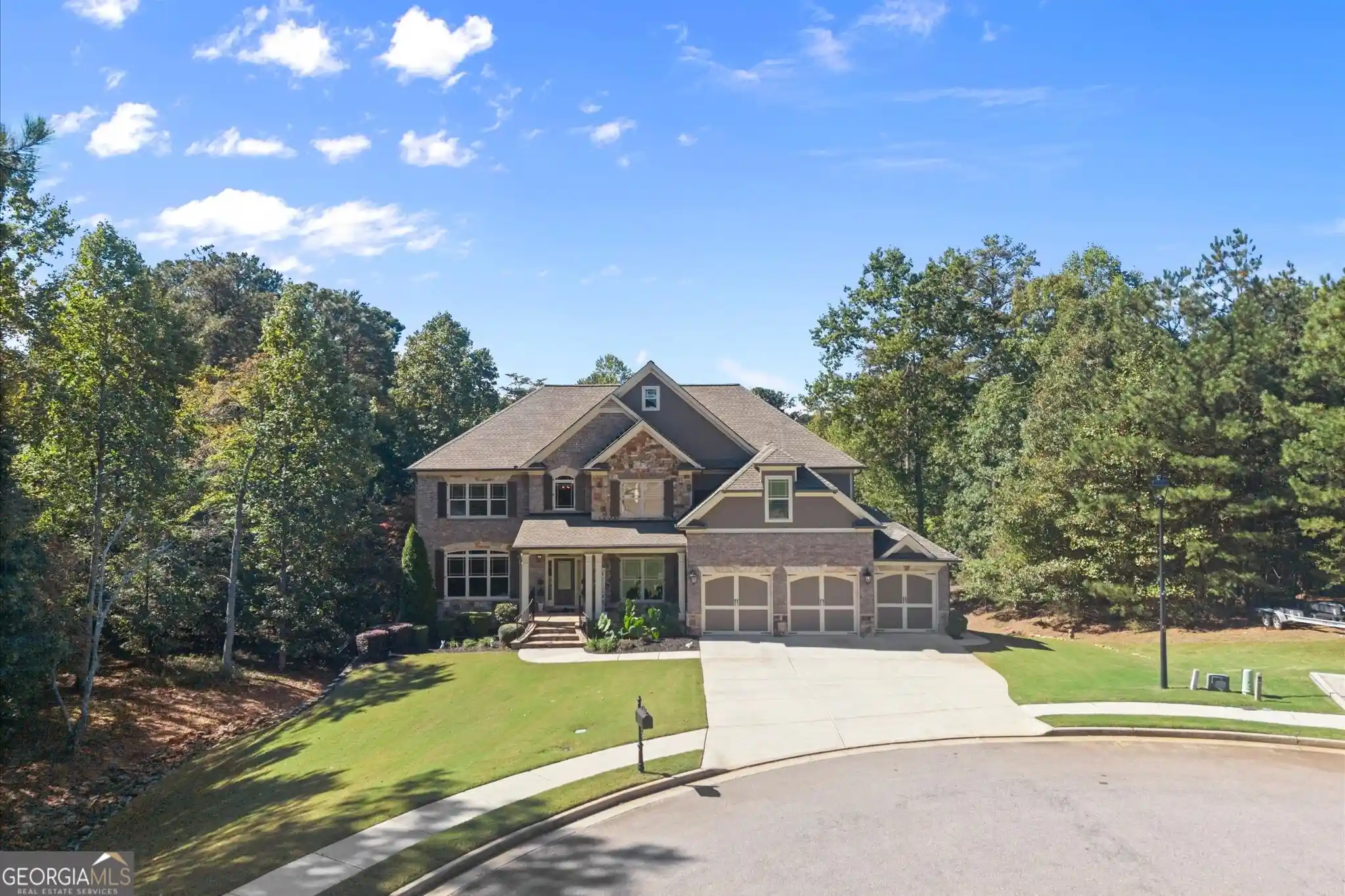Photo 1 of Mansion for sale at 6581 Misty Harbor Ct, Flowery Branch, GA 30542 | MLS# 10870601 | Listing updated on 2026-10-23