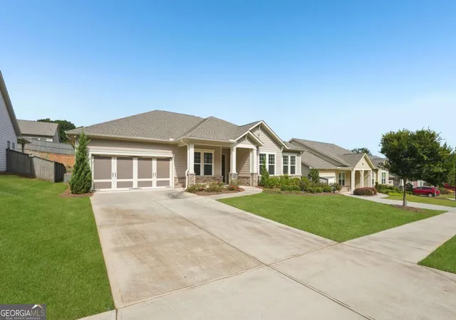 Photo 2 of Single family home for sale at 716 Elizabeth Trl, Woodstock, GA 30189 | MLS# 10826464 | Listing updated on 2026-08-29