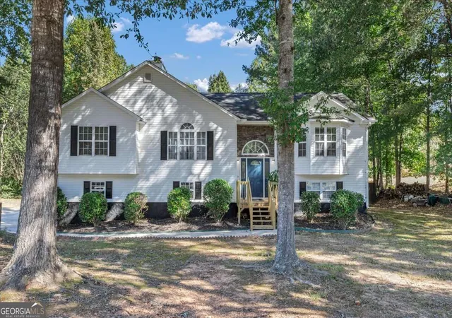 Photo 1 of Single family home for sale at 2616 Chesterbrooke Dr, Lithia Springs, GA 30122 | MLS# 10877317 | Listing updated on 2026-10-26