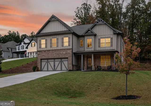 Photo 3 of Single family home for sale at 3551 Dockside Shrs Dr, Gainesville, GA 30506 | MLS# 10768347 | Listing updated on 2026-06-23