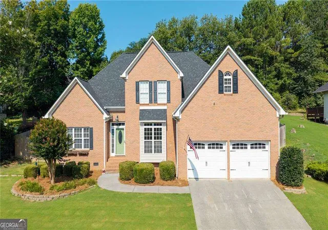1st image of 114 Towne Lake Dr Ne, Calhoun, GA 30701 | MLS# 10803453