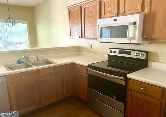 Photo 4 of Townhouse for sale at 178 Madeline Ct, Mcdonough, GA 30253 | MLS# 10813487 | Listing updated on 2026-08-29