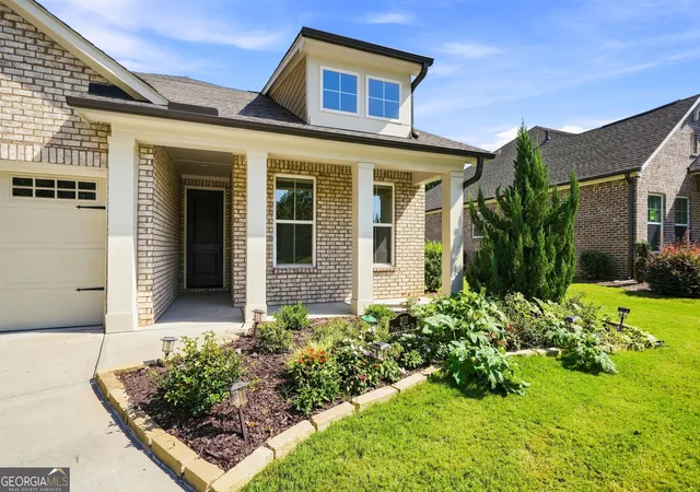 Photo 3 of Single family home for sale at 201 Floral Valley Dr, Woodstock, GA 30188 | MLS# 10830761 | Listing updated on 2026-09-18