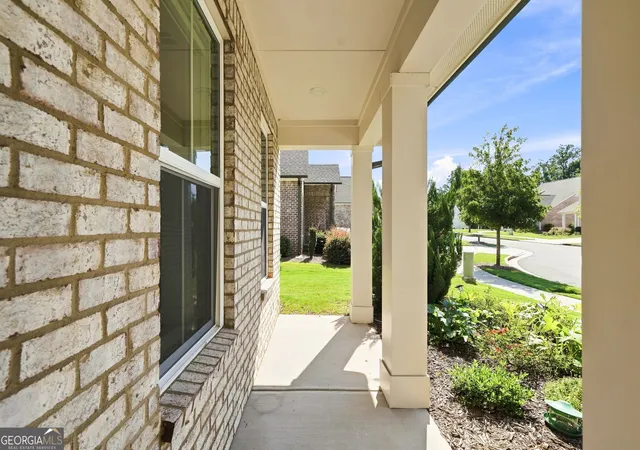 Photo 3 of Single family home for sale at 201 Floral Valley Dr, Woodstock, GA 30188 | MLS# 10830761 | Listing updated on 2026-09-18