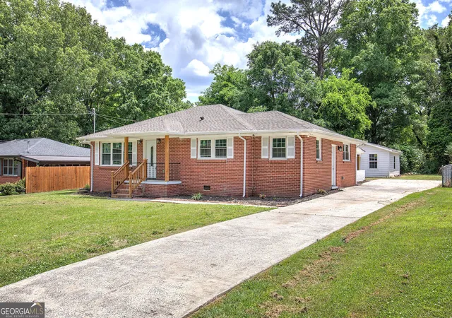 Photo 2 of Single family home for sale at 4 Echota Cir Sw, Rome, GA 30165 | MLS# 10742867 | Listing updated on 2026-09-28