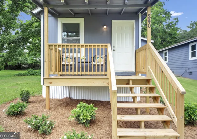 2nd image of 240 Jackson St, Barnesville, GA 30204 | MLS# 10811753