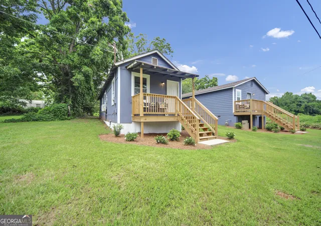 Photo 3 of Single family home for sale at 240 Jackson St, Barnesville, GA 30204 | MLS# 10811753 | Listing updated on 2026-09-12