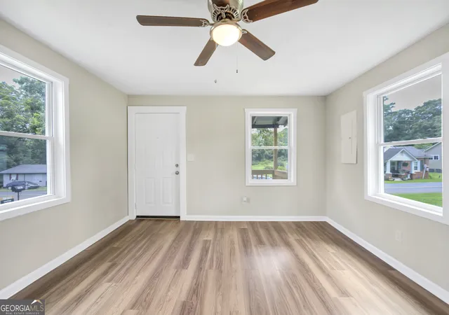 Photo 4 of Single family home for sale at 240 Jackson St, Barnesville, GA 30204 | MLS# 10811753 | Listing updated on 2026-09-12