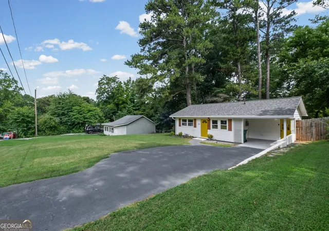Photo 3 of Single family home for sale at 845 Chrysler Ave Se, Smyrna, GA 30080 | MLS# 10790988 | Listing updated on 2026-09-17