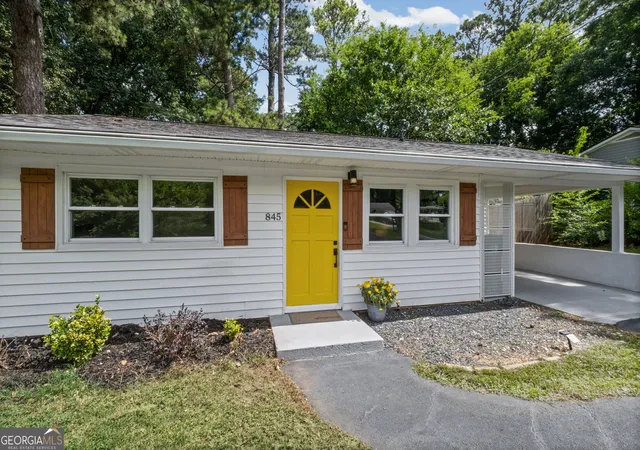 Photo 4 of Single family home for sale at 845 Chrysler Ave Se, Smyrna, GA 30080 | MLS# 10790988 | Listing updated on 2026-09-17