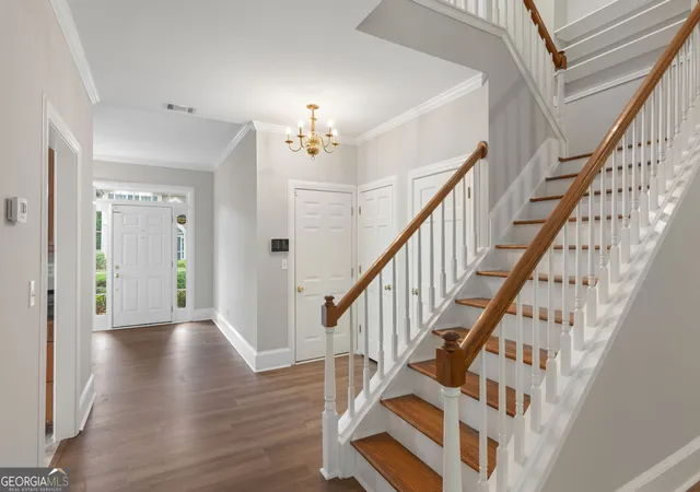 4th image of 1983 Wellesley Tr, Dunwoody, GA 30338 | MLS# 10780778