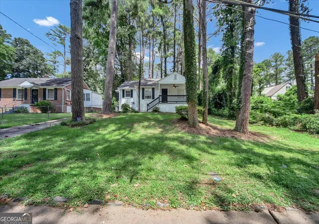 Photo 3 of Single family home for sale at 914 Rosemary Ave SW, Atlanta, GA 30311 | MLS# 10812304 | Listing updated on 2026-08-07