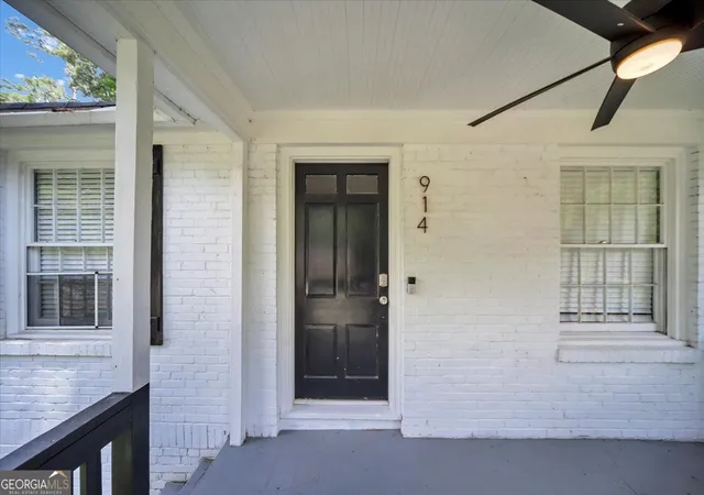 Photo 4 of Single family home for sale at 914 Rosemary Ave SW, Atlanta, GA 30311 | MLS# 10812304 | Listing updated on 2026-08-07