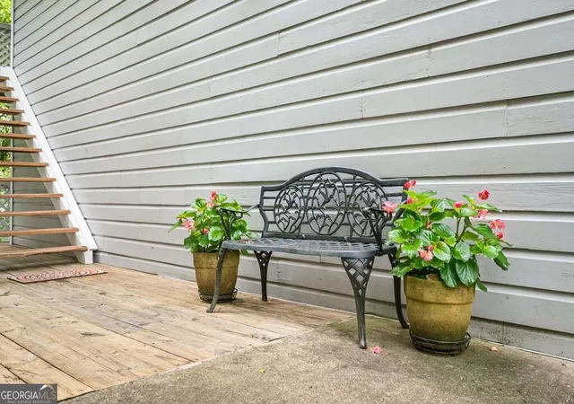Listing Photo 2 - Condo for sale in building located at 1603 Vicksburg Pl, Sandy Springs, GA 30350 - Unit #