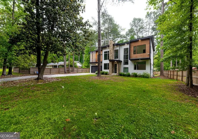 2nd image of 2963 Orion Dr, Decatur, GA 30033 | MLS# 10777275