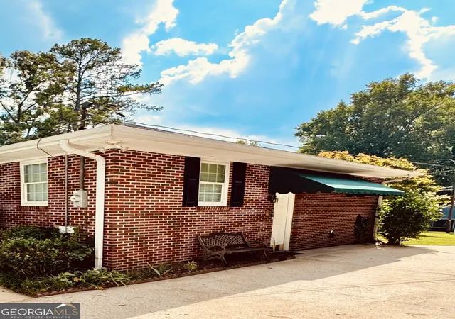 Photo 3 of Single family home for sale at 715 Ridgecrest Rd, Lagrange, GA 30240 | MLS# 10820623 | Listing updated on 2026-09-19