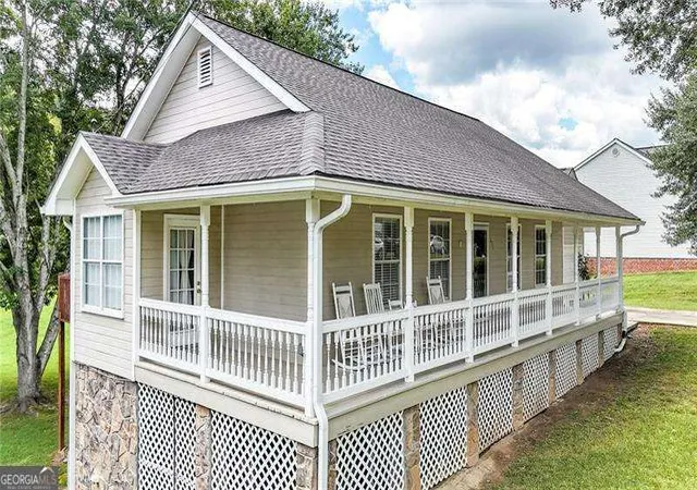 Photo 3 of Single family home for sale at 583 Avondale Dr, Rocky Face, GA 30740 | MLS# 10820317 | Listing updated on 2026-09-02