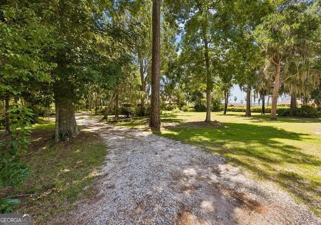 Photo 3 of Single family home for sale at 811 Park St, Saint Marys, GA 31558 | MLS# 10814068 | Listing updated on 2026-08-13