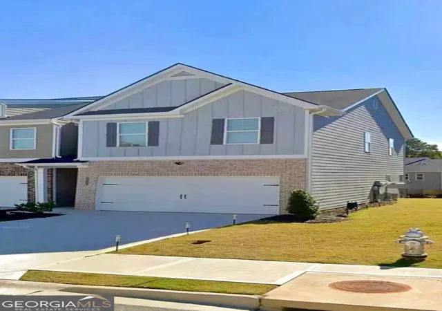 Photo 2 of Townhouse for sale at 213 Switcher Ct, Union City, GA 30291 | MLS# 10824174 | Listing updated on 2026-09-18