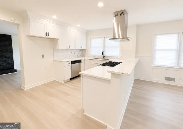 Photo 2 of Single family home for sale at 3994 E Hilda Cir, Decatur, GA 30035 | MLS# 10765345 | Listing updated on 2026-07-29