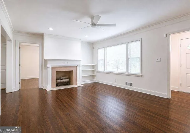 Photo 2 of Single family home for sale at 1652 Brewer Blvd Sw, Atlanta, GA 30310 | MLS# 10822498 | Listing updated on 2026-09-08