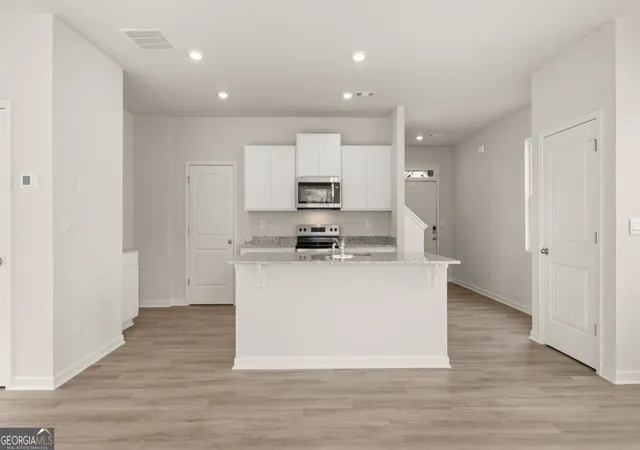 Photo 4 of Sale Pending at 3027 Manor Hl Pl, Union City, GA 30291 | MLS# 10782147 | Listing updated on 2026-08-18