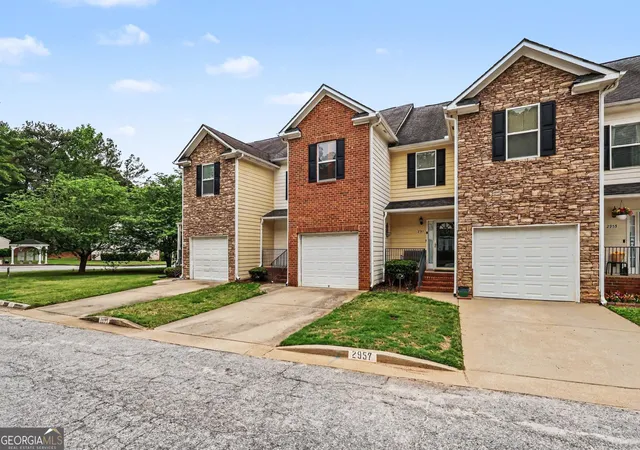 Photo 3 of Townhouse for sale at 2959 Stonecrest Ln, Lithonia, GA 30038 | MLS# 10736713 | Listing updated on 2026-08-13