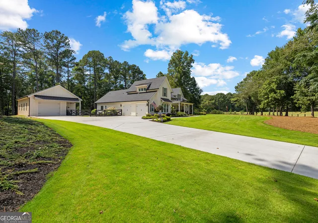 Photo 2 of Single family home for sale at 492 Crawford Rd, Senoia, GA 30276 | MLS# 10835934 | Listing updated on 2026-09-20