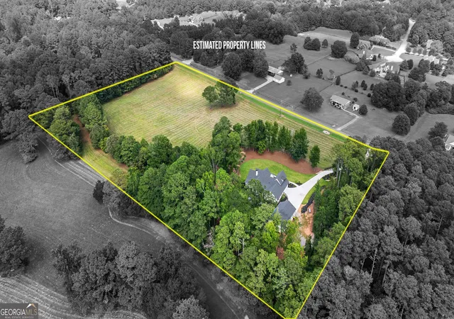 Photo 4 of Single family home for sale at 492 Crawford Rd, Senoia, GA 30276 | MLS# 10835934 | Listing updated on 2026-09-20