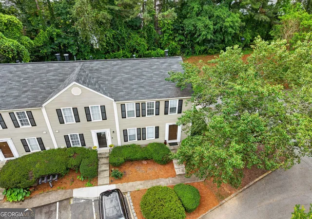 Photo 3 of Townhouse for sale at 3380 Bayshore Dr, Atlanta, GA 30340 | MLS# 10760300 | Listing updated on 2026-10-21