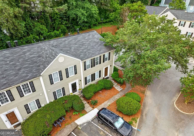 Photo 4 of Townhouse for sale at 3380 Bayshore Dr, Atlanta, GA 30340 | MLS# 10760300 | Listing updated on 2026-10-21
