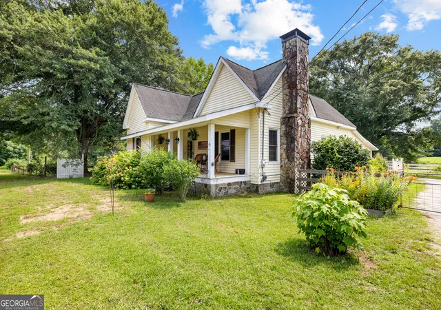 Photo 1 of Single family home for sale at 1651 Highway 92 S, Fayetteville, GA 30215 | MLS# 10795851 | Listing updated on 2026-09-04