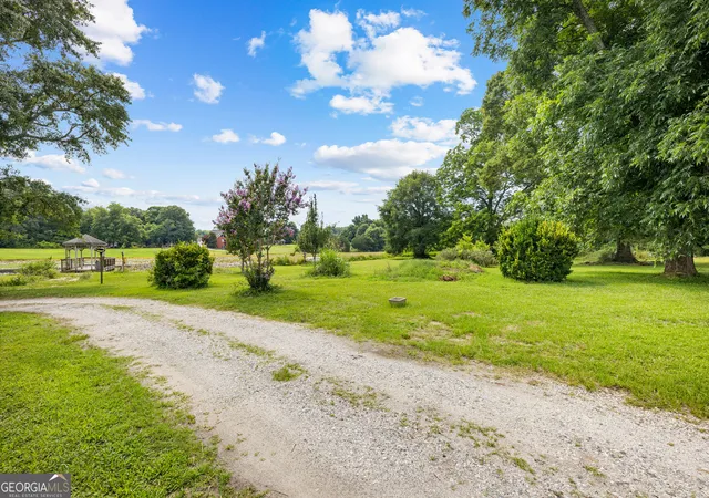 Photo 3 of Single family home for sale at 1651 Highway 92 S, Fayetteville, GA 30215 | MLS# 10795851 | Listing updated on 2026-09-04