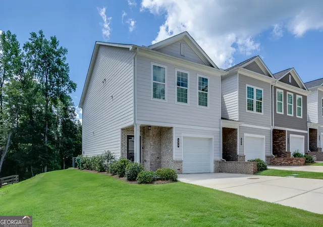 Photo 2 of Townhouse for sale at 124 Greenview Ct, Homer, GA 30547 | MLS# 10811931 | Listing updated on 2026-09-04