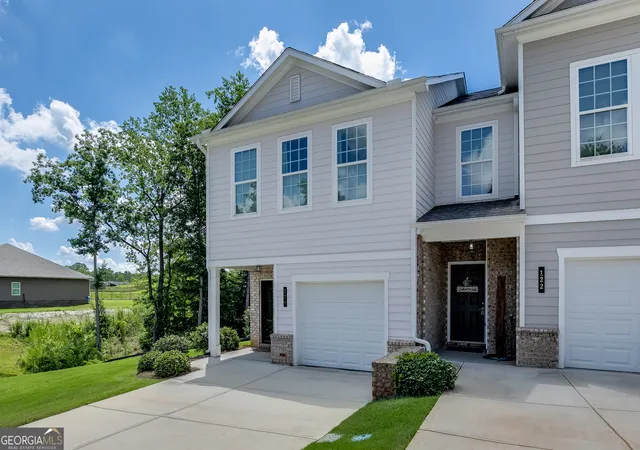 Photo 3 of Townhouse for sale at 124 Greenview Ct, Homer, GA 30547 | MLS# 10811931 | Listing updated on 2026-09-04
