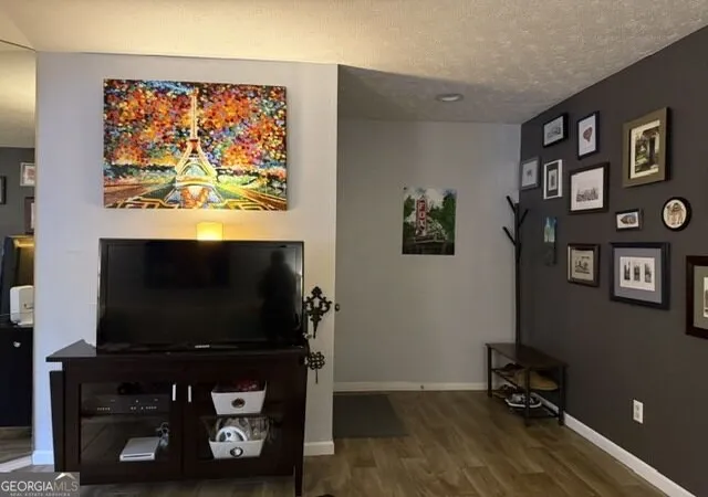 Listing Photo 4 - Condo for sale in building located at 1702 Parkaire Xing, Marietta, GA 30068 - Unit #1700