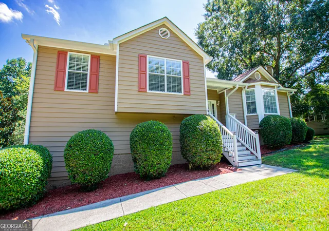 Photo 2 of Single family home for sale at 20 River Oak Ct, Temple, GA 30179 | MLS# 10834754 | Listing updated on 2026-09-20