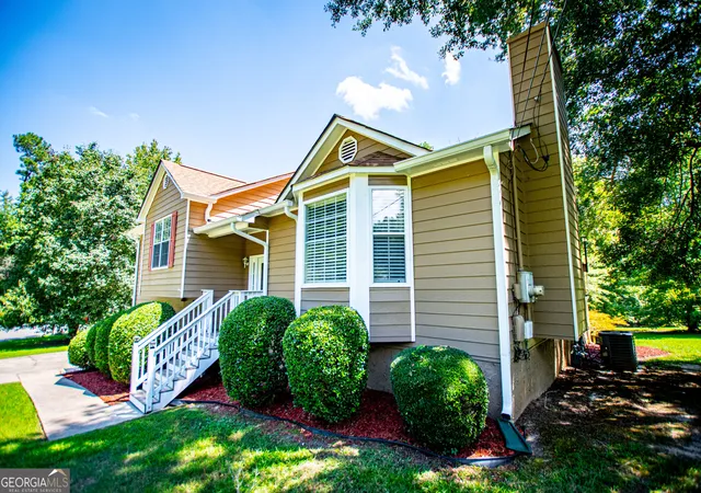 Photo 3 of Single family home for sale at 20 River Oak Ct, Temple, GA 30179 | MLS# 10834754 | Listing updated on 2026-09-20