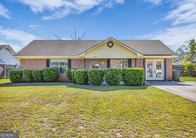 1st image of 1244 Chinook Wy, Hinesville, GA 31313 | MLS# 10732903