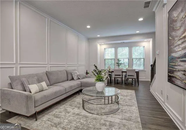 image of 547 Broadview Pl Ne, Atlanta, GA 30324 | MLS# 10777712