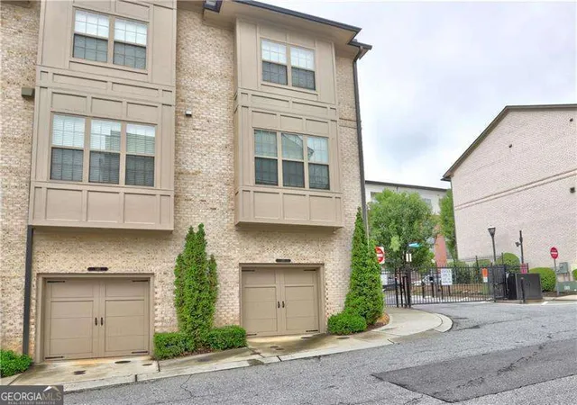 Photo 21 of Sale Pending at 547 Broadview Pl Ne, Atlanta, GA 30324 | MLS# 10777712 | Listing updated on 2026-09-11