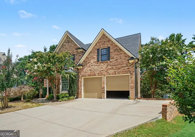 Photo 2 of Single family home for sale at 107 Heatherwood Tr, Acworth, GA 30101 | MLS# 10828456 | Listing updated on 2026-09-23